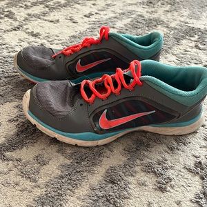 Nike trainer tennis shoes